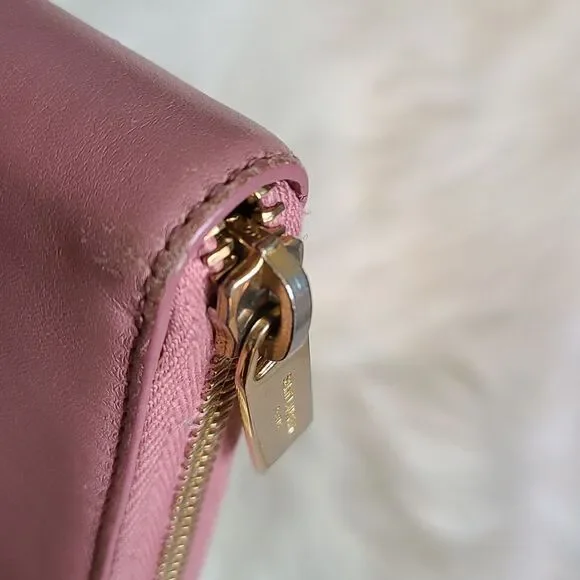 💯 Authentic YSL Wallet 🍀